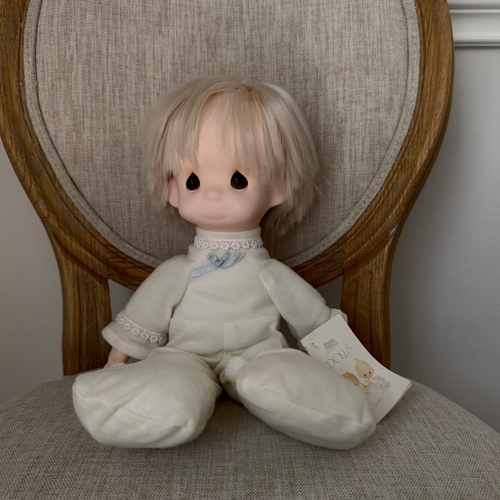Precious Moments “Jesus Loves Me” Doll